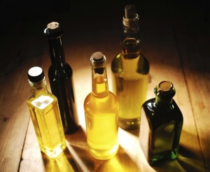 Die „Stiftung Warentest“ testete Speiseöle. Dabei kam heraus, dass teure Öle nicht gleich die besseren sind.