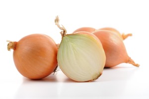 Zwiebeln sind eine Pflanzenart aus der Gattung Lauch und für die italienische Küche unverzichtbar.