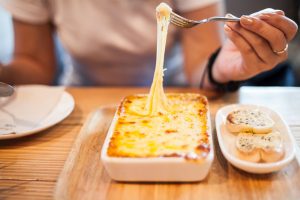 Mit welchem Käse Sie Ihre Lasagne belegen, ist Geschmackssache.